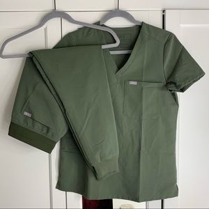 Figs Scrubs Set LIMITED EDITION COLOR (PETITE)